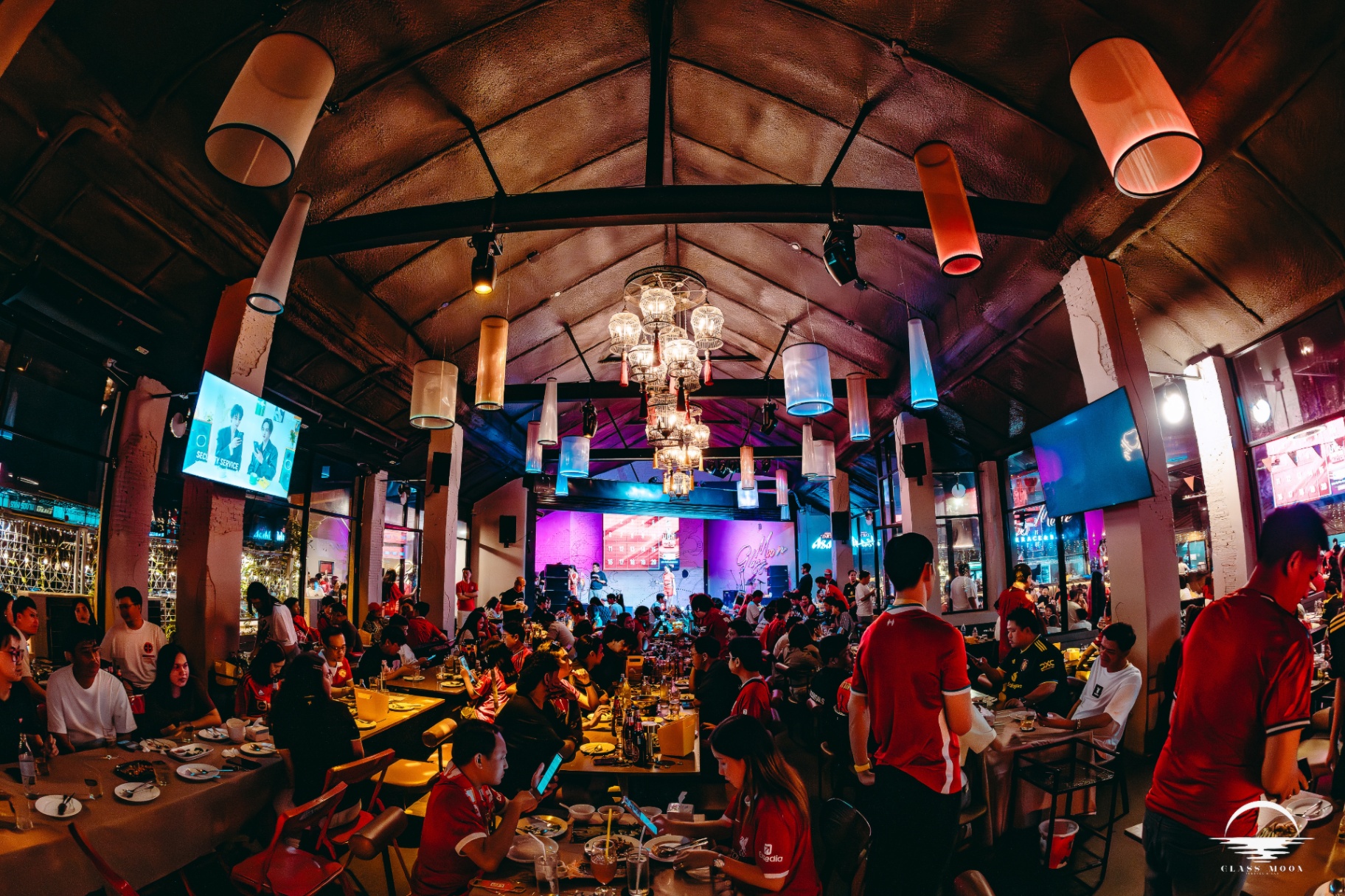 เซ้งกิจการ ร้านอาหารกึ่งผับหรู ริมถนนราชพฤกษ์ ที่จอดรถ 100 คัน ลงทุนกว่า 20 ล้าน