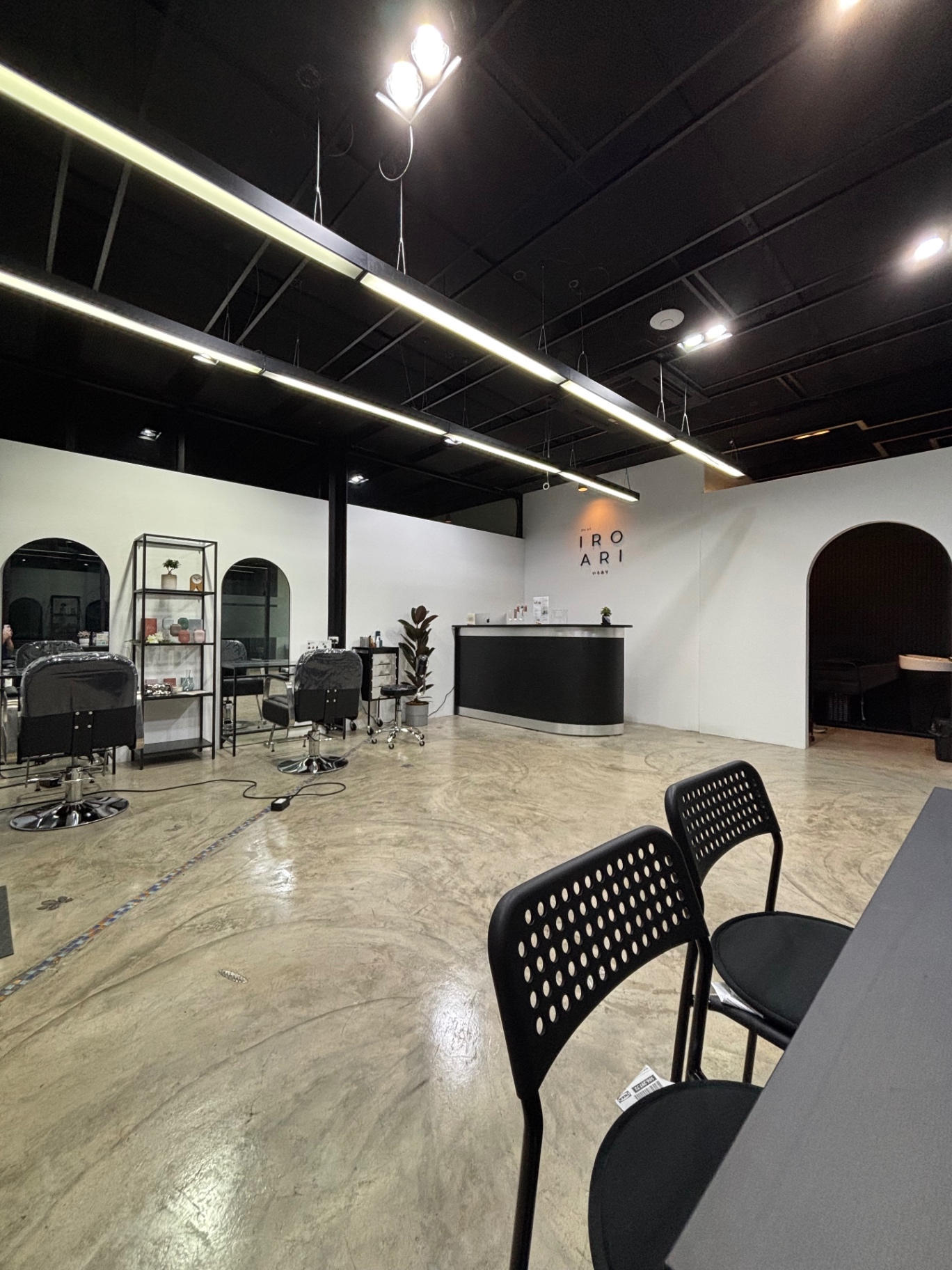 เซ้งร้านเสริมสวยย่านลาซาล ตกแต่งพร้ิอมเปิดต่อ