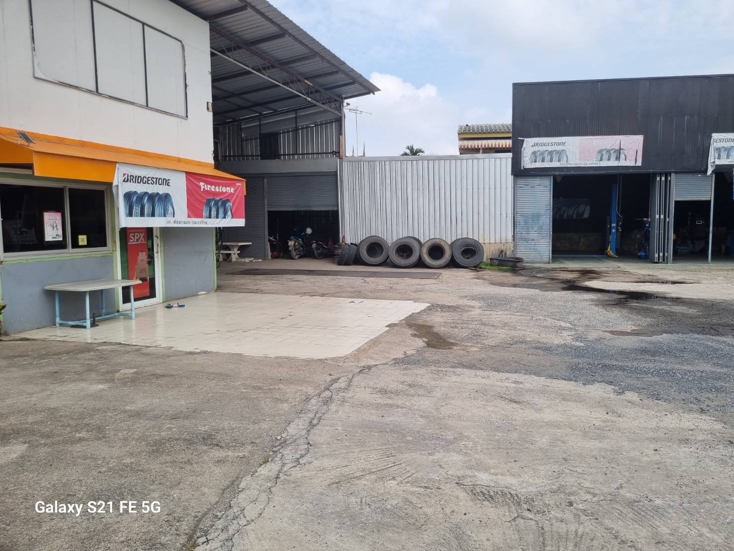 เซ้งร้านยาง พื้นที่ 1 ไร่ พร้อมโครงสร้าง เครื่องจักร และอุปกรณ์