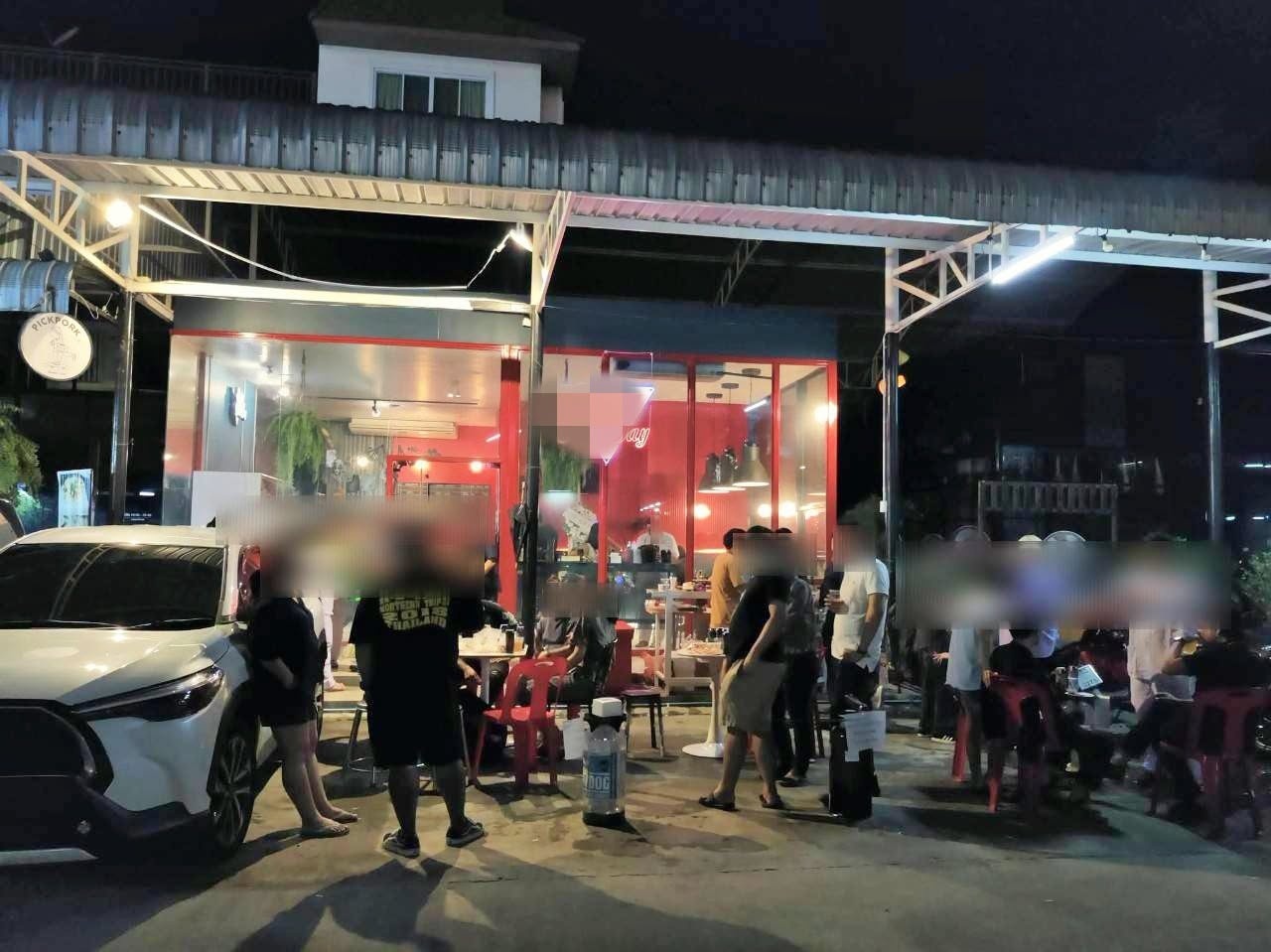 เซ้งร้านอาหาร ติดถนนใหญ่ หลังแม็คโคร พระราม 5 เส้นนครอินทร์ นนทบุรี มีพื้นที่จอดรถเยอะ