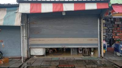 เซ้งร้านมีหลังคาประตูเหล็ก